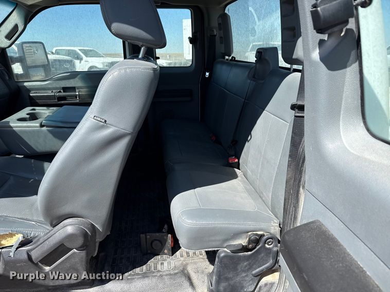 image for item DZ5385 2016 Ford F250 Super Duty Ext. Cab pickup truck