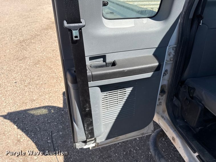 image for item DZ5385 2016 Ford F250 Super Duty Ext. Cab pickup truck