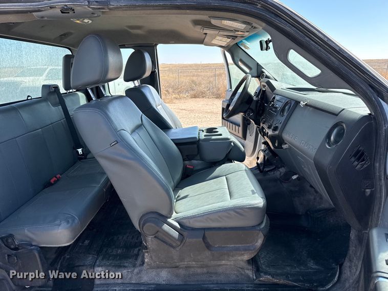 image for item DZ5385 2016 Ford F250 Super Duty Ext. Cab pickup truck