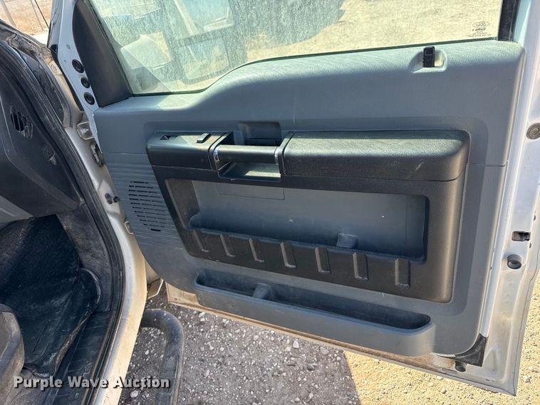 image for item DZ5385 2016 Ford F250 Super Duty Ext. Cab pickup truck