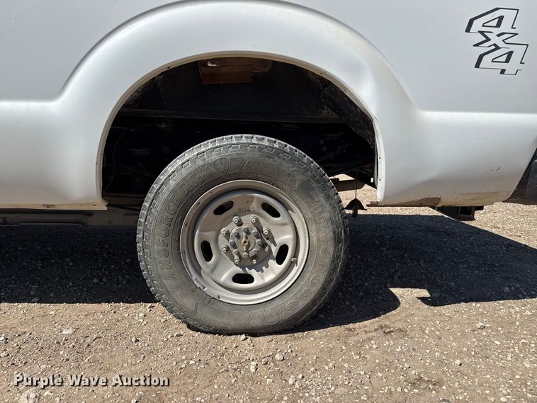 image for item DZ5385 2016 Ford F250 Super Duty Ext. Cab pickup truck