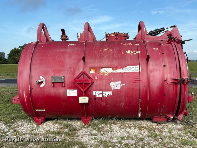 image for item EA7321 2011 Global vacuum Systems, Inc vacuum tank bed