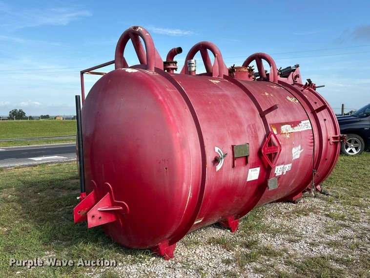 image for item EA7321 2011 Global vacuum Systems, Inc vacuum tank bed