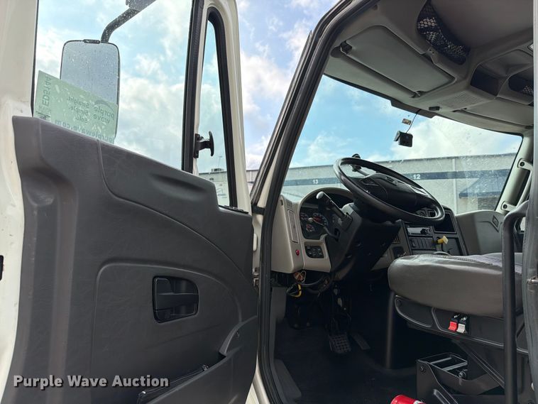 image for item ED5144 2018 International DuraStar 4300 box truck