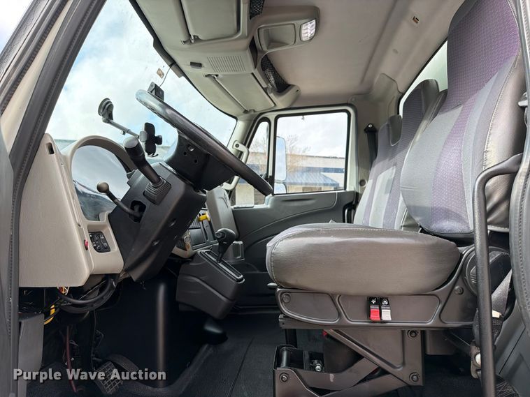 image for item ED5144 2018 International DuraStar 4300 box truck