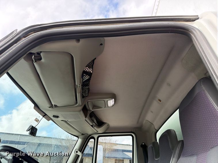 image for item ED5144 2018 International DuraStar 4300 box truck