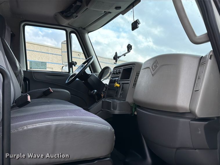 image for item ED5144 2018 International DuraStar 4300 box truck