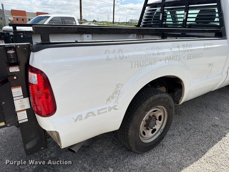 image for item ED5338 2016 Ford F250 Super Duty pickup truck