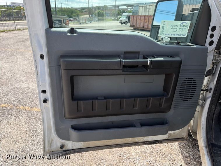 image for item ED5338 2016 Ford F250 Super Duty pickup truck