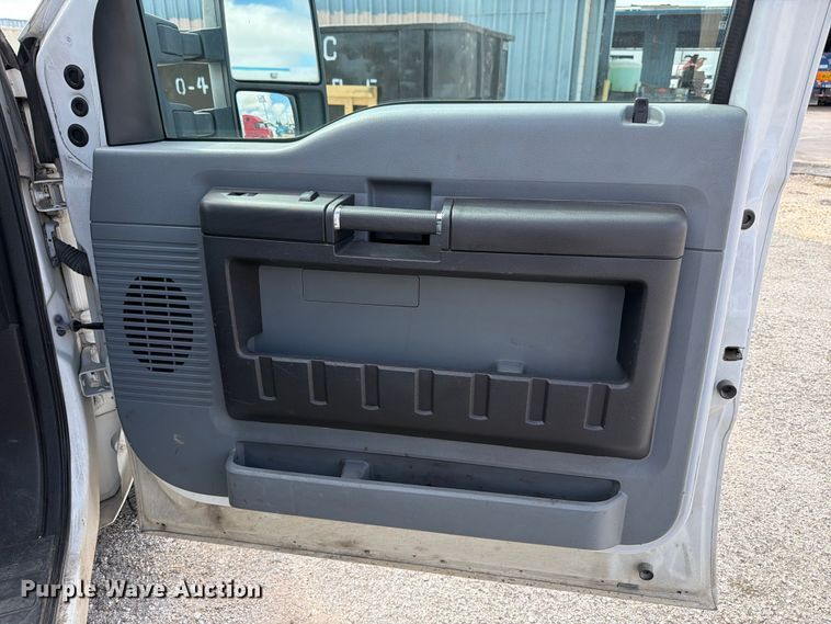 image for item ED5338 2016 Ford F250 Super Duty pickup truck