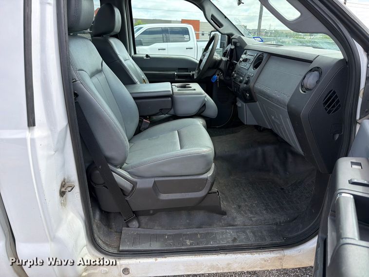 image for item ED5338 2016 Ford F250 Super Duty pickup truck
