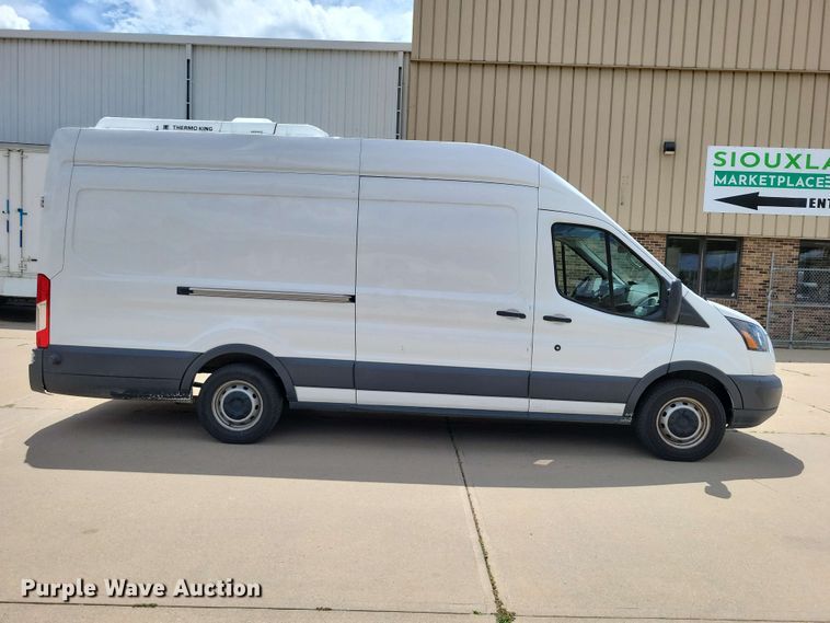 image for item EE1069 2018 Ford Transit 350 van