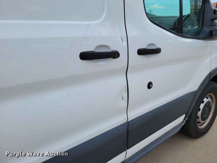 image for item EE1069 2018 Ford Transit 350 van