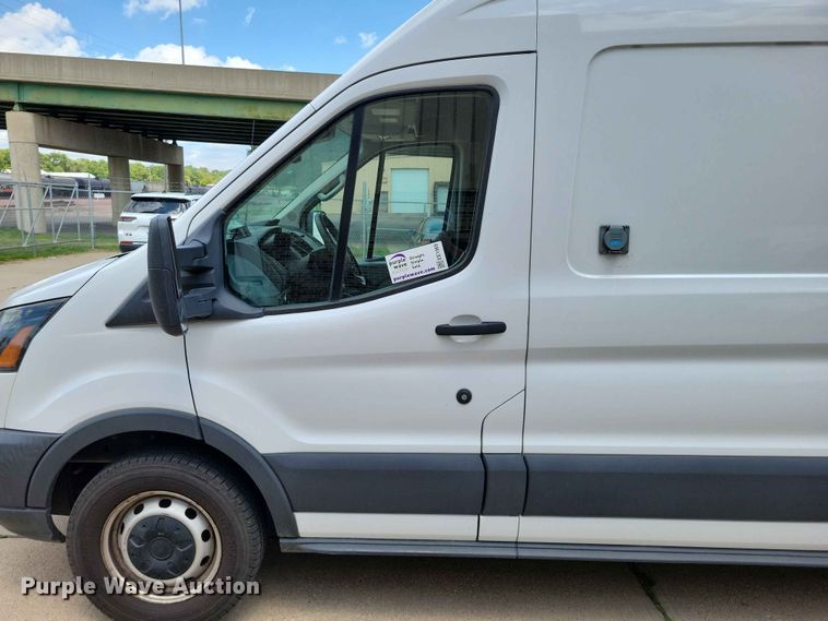 image for item EE1069 2018 Ford Transit 350 van