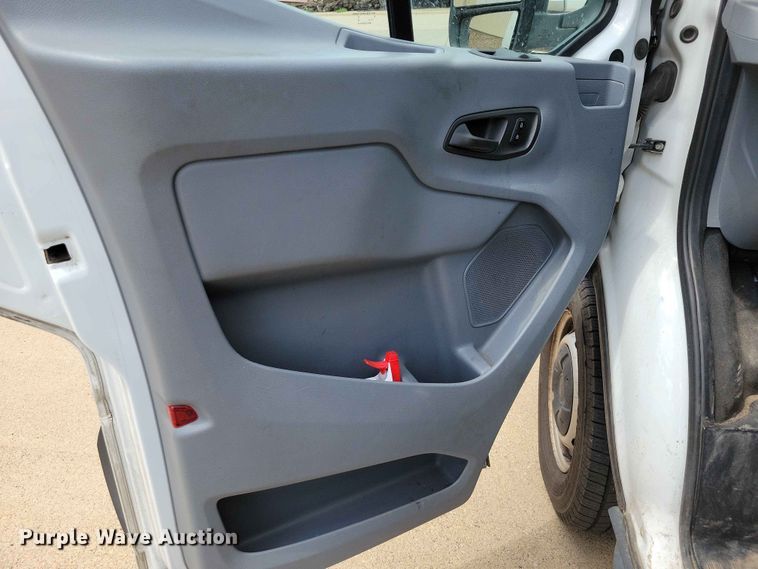 image for item EE1069 2018 Ford Transit 350 van