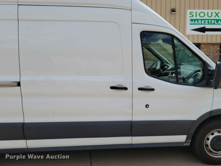 image for item EE1069 2018 Ford Transit 350 van