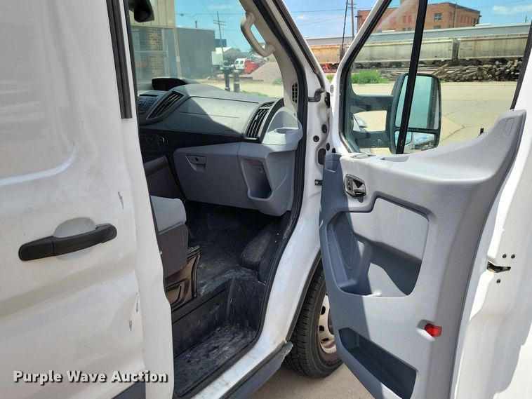 image for item EE1069 2018 Ford Transit 350 van