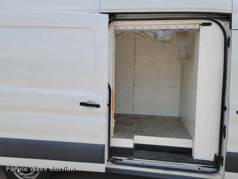 image for item EE1069 2018 Ford Transit 350 van