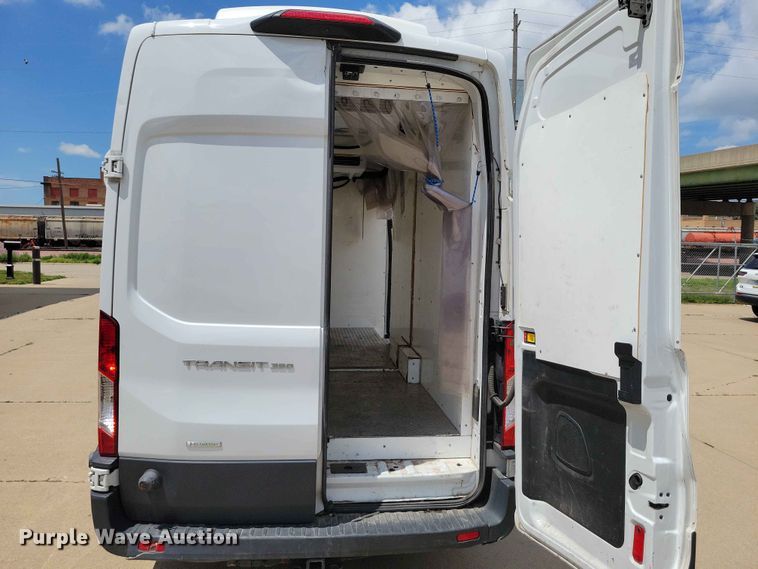 image for item EE1069 2018 Ford Transit 350 van