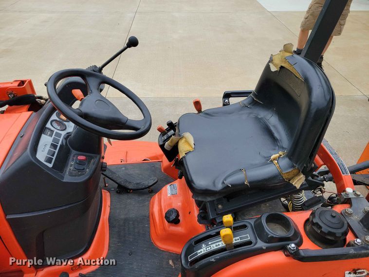 image for item EE1099 Kubota BX1500 MFWD tractor