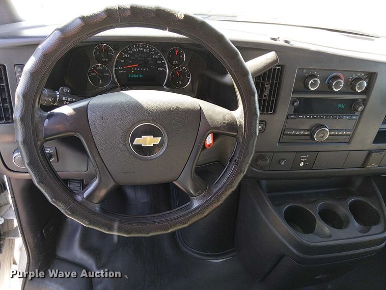 image for item EE5232 2015 Chevrolet Express 2500 van