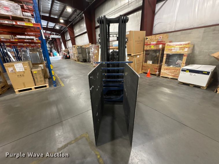 image for item EF1263 2017 UniCarriers CFS40 forklift
