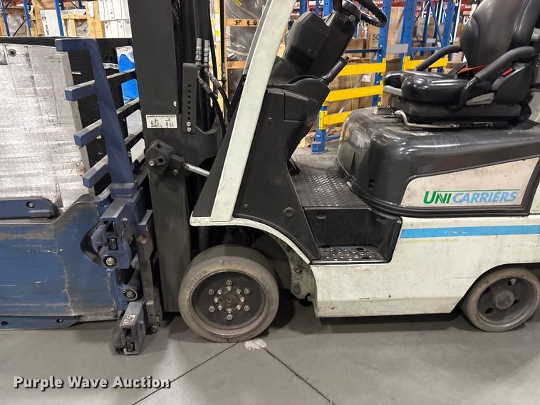 image for item EF1263 2017 UniCarriers CFS40 forklift