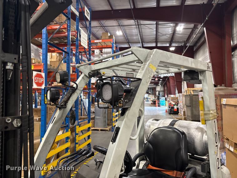 image for item EF1263 2017 UniCarriers CFS40 forklift