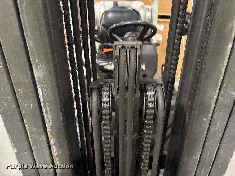 image for item EF1263 2017 UniCarriers CFS40 forklift