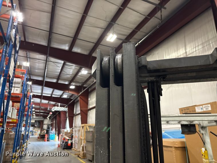 image for item EF1263 2017 UniCarriers CFS40 forklift