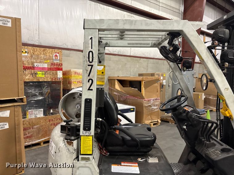 image for item EF1263 2017 UniCarriers CFS40 forklift