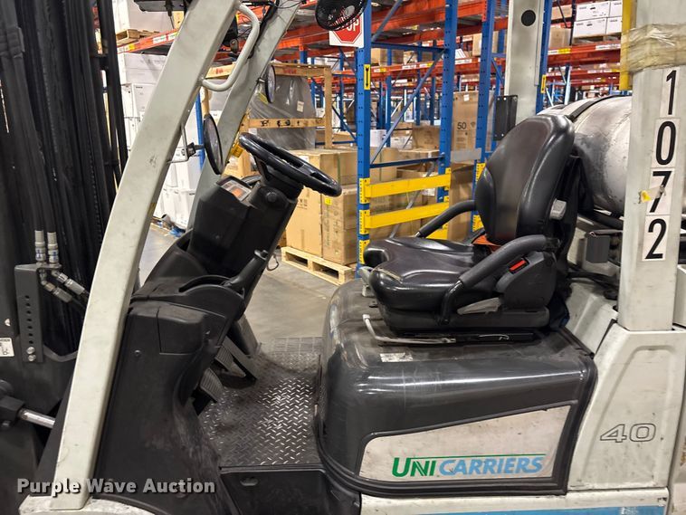 image for item EF1263 2017 UniCarriers CFS40 forklift