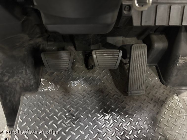 image for item EF1263 2017 UniCarriers CFS40 forklift