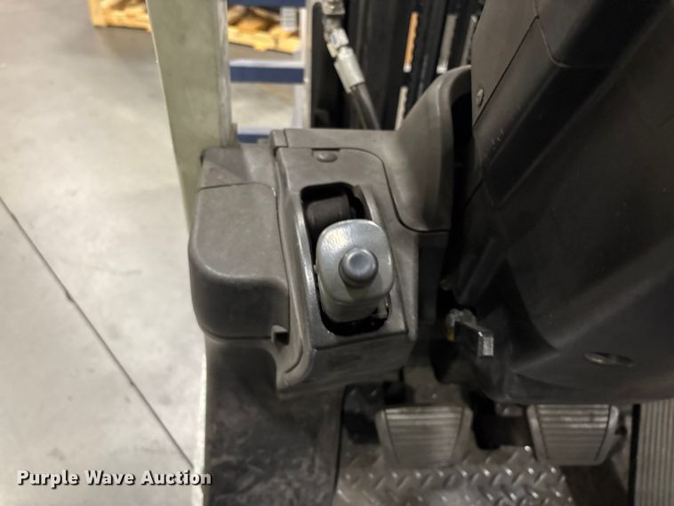 image for item EF1263 2017 UniCarriers CFS40 forklift
