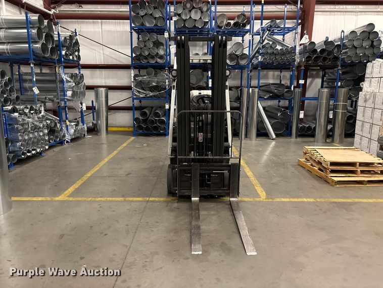 image for item EF1269 2017 UniCarriers CFS40 forklift