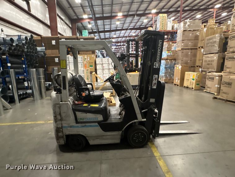 image for item EF1269 2017 UniCarriers CFS40 forklift
