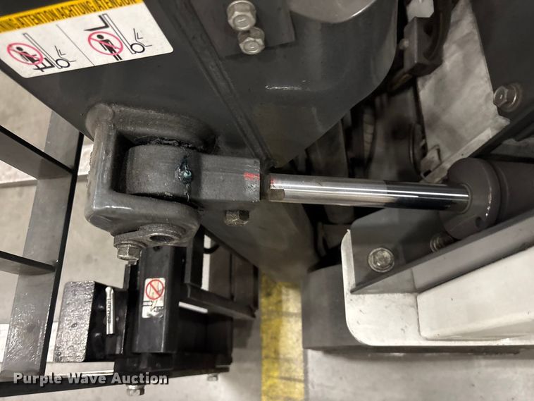 image for item EF1269 2017 UniCarriers CFS40 forklift