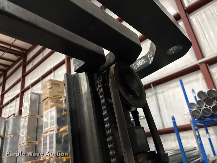 image for item EF1269 2017 UniCarriers CFS40 forklift