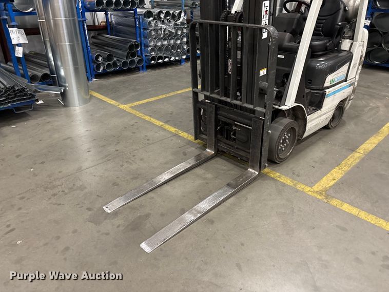 image for item EF1269 2017 UniCarriers CFS40 forklift