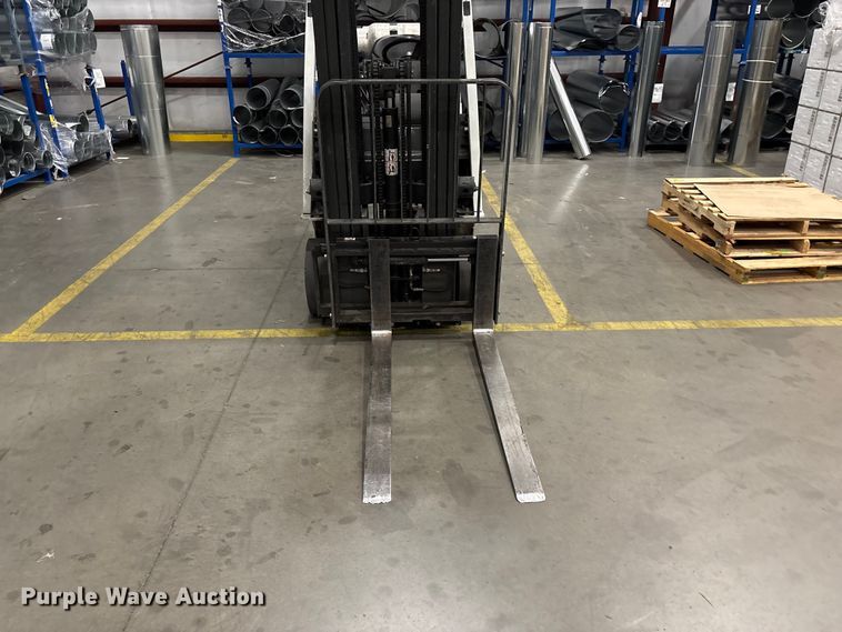 image for item EF1269 2017 UniCarriers CFS40 forklift