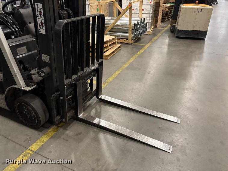 image for item EF1269 2017 UniCarriers CFS40 forklift