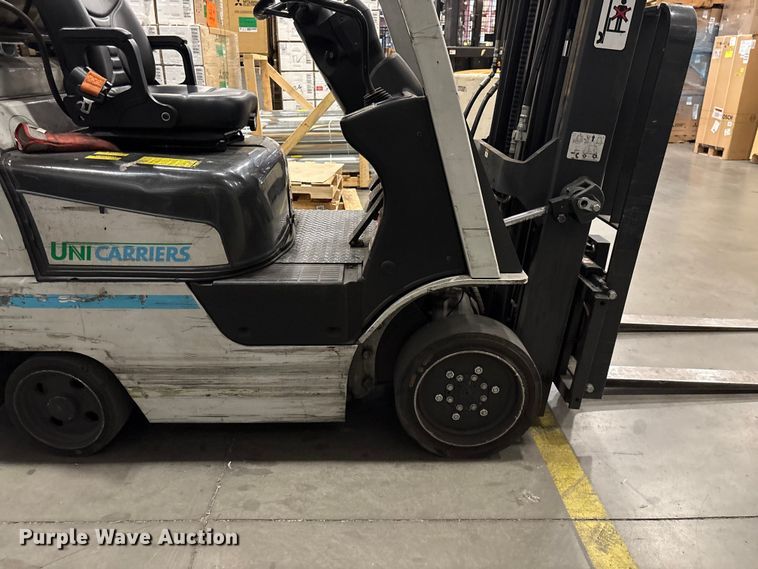 image for item EF1269 2017 UniCarriers CFS40 forklift