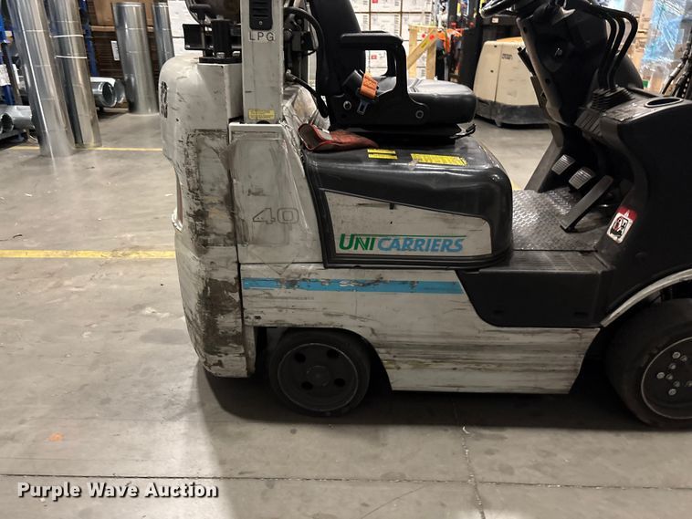 image for item EF1269 2017 UniCarriers CFS40 forklift