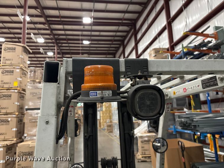 image for item EF1269 2017 UniCarriers CFS40 forklift