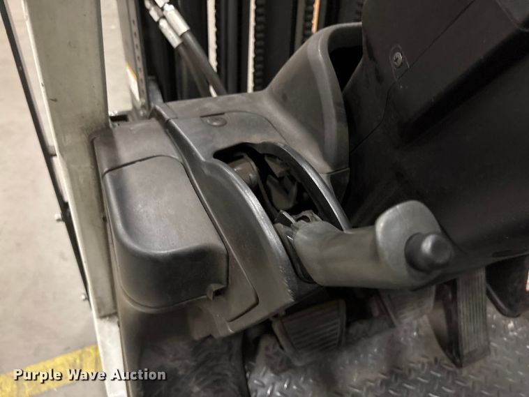 image for item EF1269 2017 UniCarriers CFS40 forklift