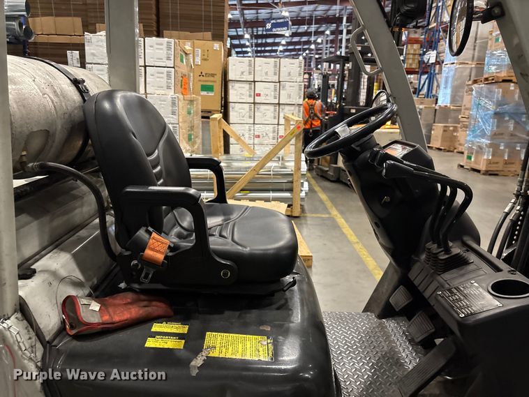 image for item EF1269 2017 UniCarriers CFS40 forklift