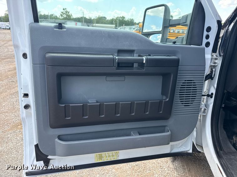 image for item EG6061 2012 Ford F550 Super Duty SuperCab flatbed pickup truck