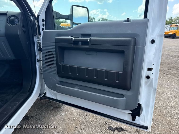 image for item EG6061 2012 Ford F550 Super Duty SuperCab flatbed pickup truck