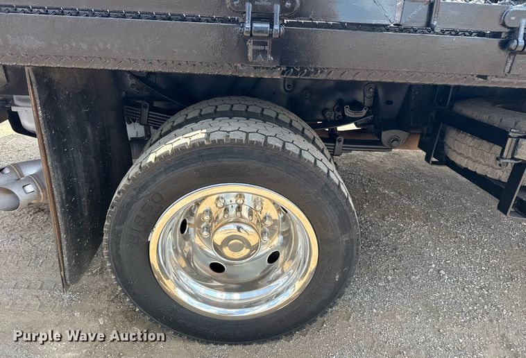 image for item EG6061 2012 Ford F550 Super Duty SuperCab flatbed pickup truck