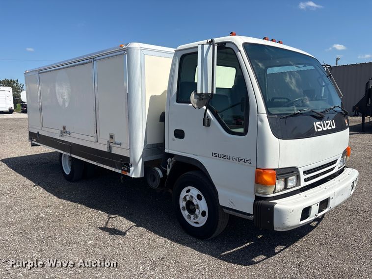 image for item EG9211 2000 Isuzu NPR refrigerated delivery truck